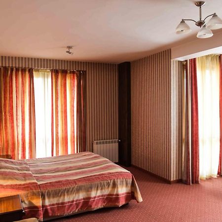 Стаи За Гости - Семейна Къща За Гости Ивел Bansko Esterno foto