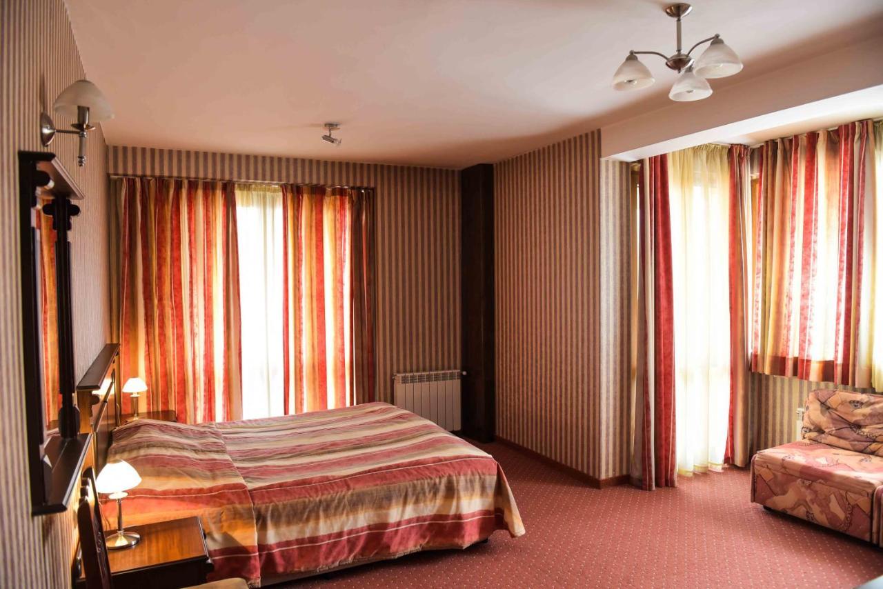 Стаи За Гости - Семейна Къща За Гости Ивел Bansko Esterno foto