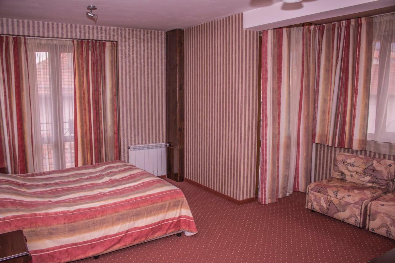 Стаи За Гости - Семейна Къща За Гости Ивел Bansko Esterno foto